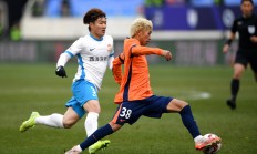 华体会网址-在上海海港赛场上演中超，破门，引发观众齐声高喊的简单介绍