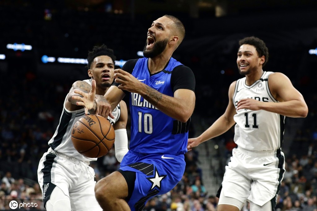 关于「马刺击败魔术,德罗赞表现出色砍下25分」的信息 关于「马刺击败魔术,德罗赞表现出色砍下25分」的信息