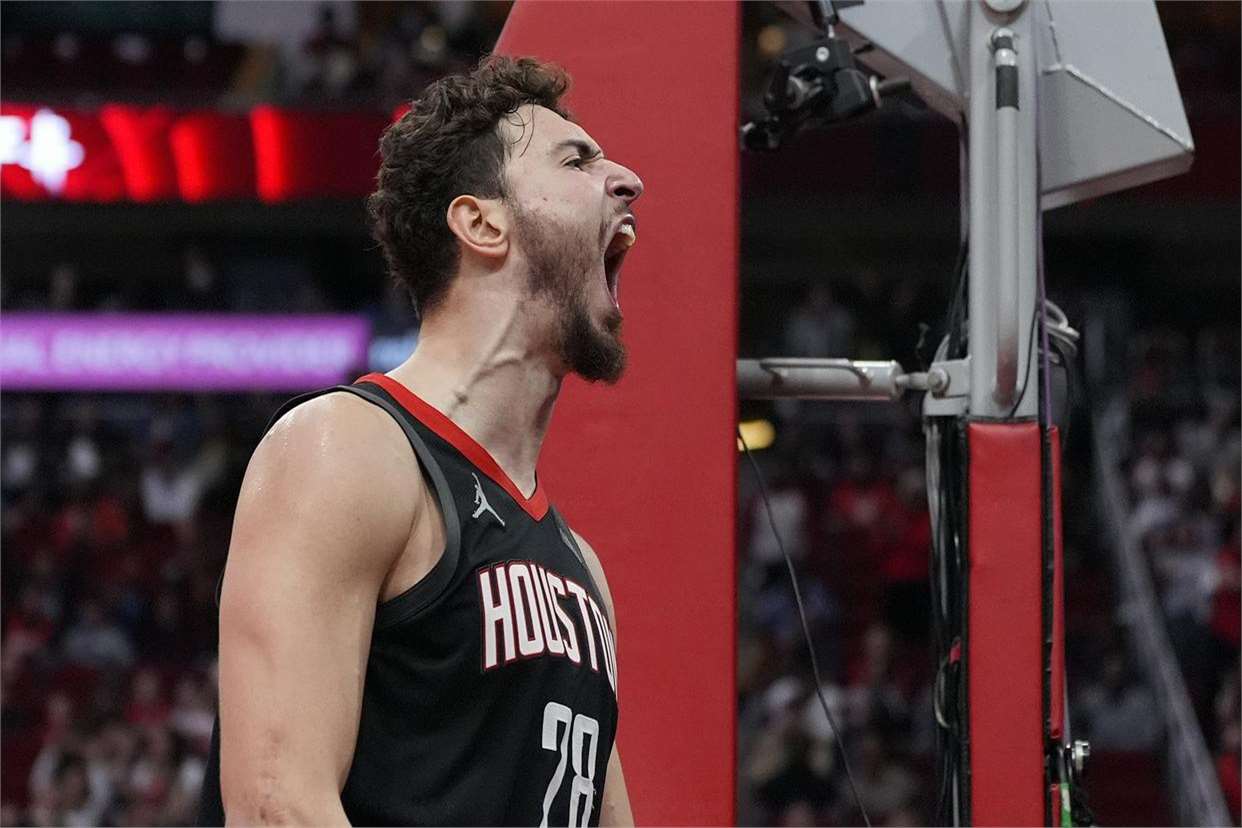 火箭力克国王,拉塞尔45分 火箭力克国王,拉塞尔45分