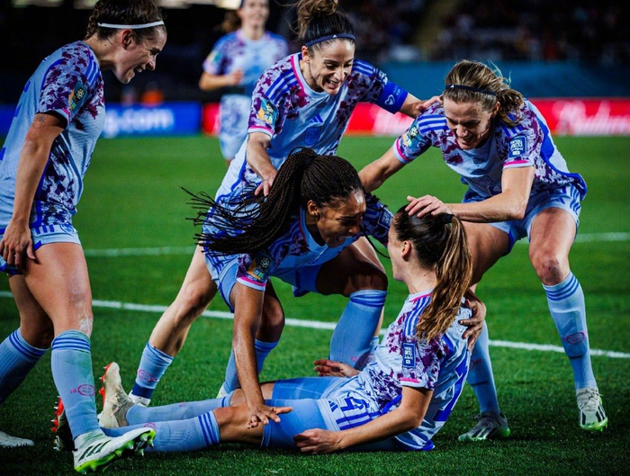 西班牙女足凭借精彩进球晋级八强的简单介绍