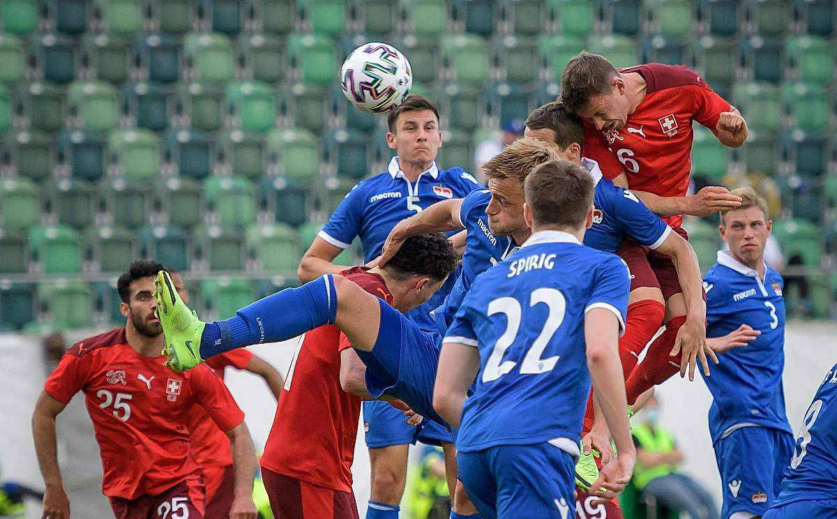 瑞士队在欧洲预选赛中取得胜利