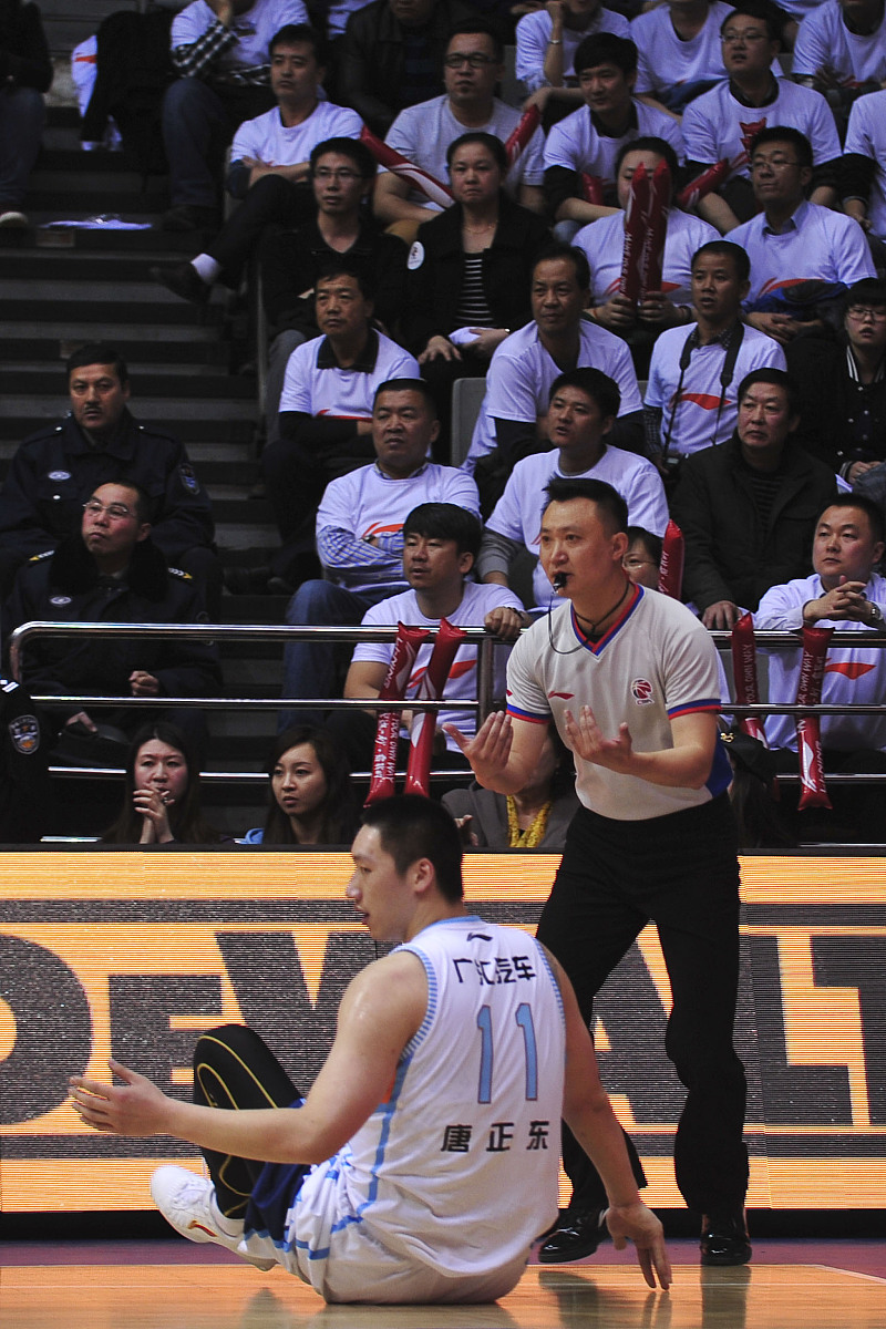 关于重磅篮球比赛即将打响，球场激烈拼搏精彩绝伦！的信息